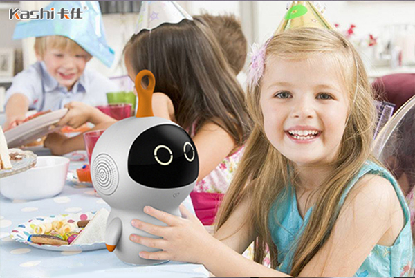 陪伴孩子的智能機(jī)器人.jpg